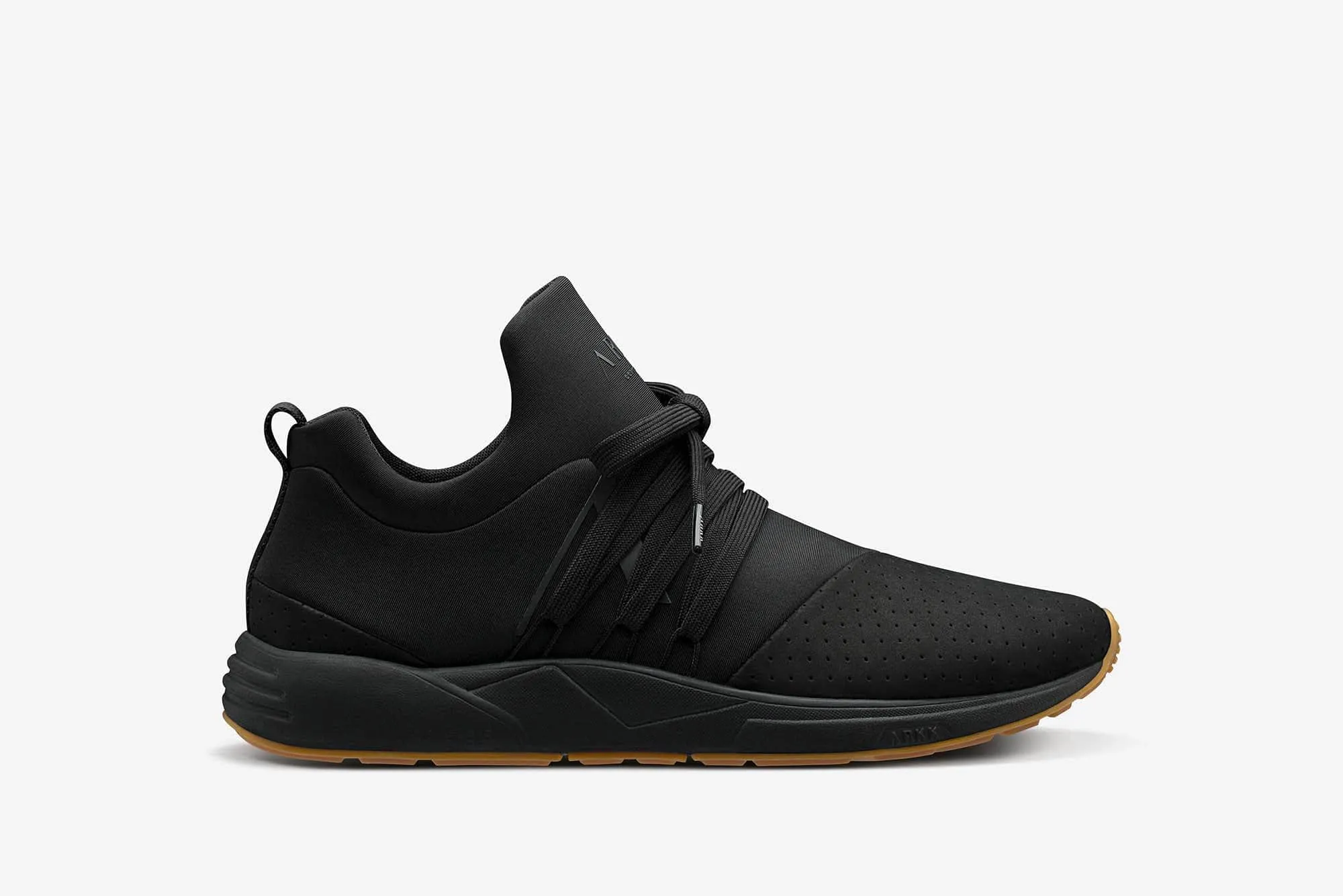 Raven Nubuck S-E15 | Black Gum | Women