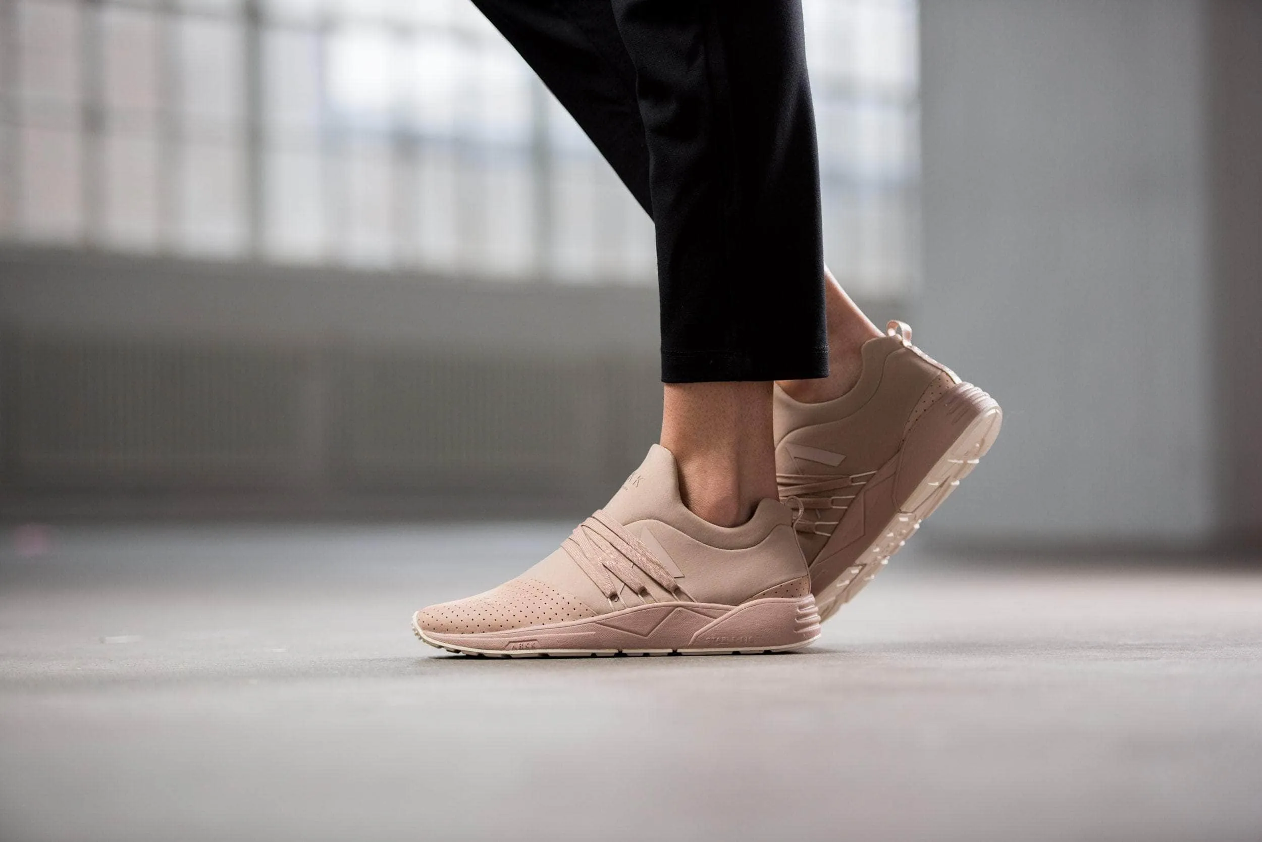 Raven Nubuck S-E15 Roebuck Creme - Women