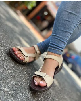 Sophisticated Elegance: Flat T-Style Suede Shoes by Deminis Atelier